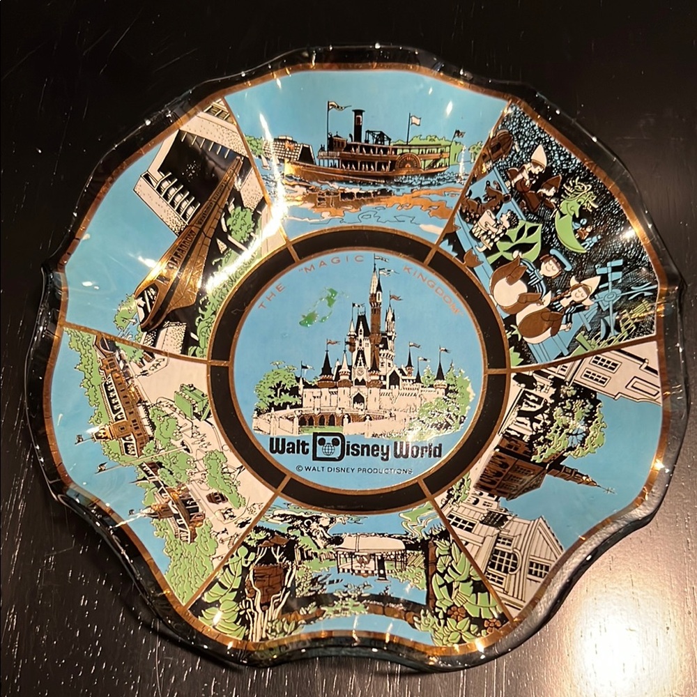 Vintage Walt Disney World Decorative Candy dish from the 70”s.